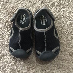 Crocs dual comfort toddler water shoe 8